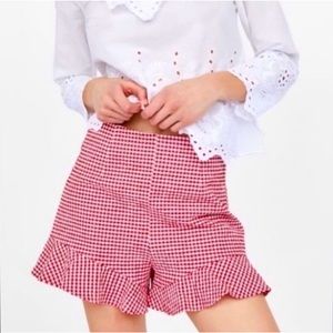 NWT Zara high-waisted Gingham frilly Shorts!